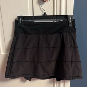 Lululemon skirt skort black; Size 2 Tall